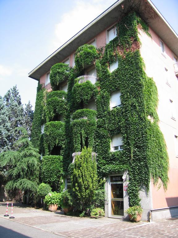 Hotel Fiesta Casalpusterlengo Bagian luar foto
