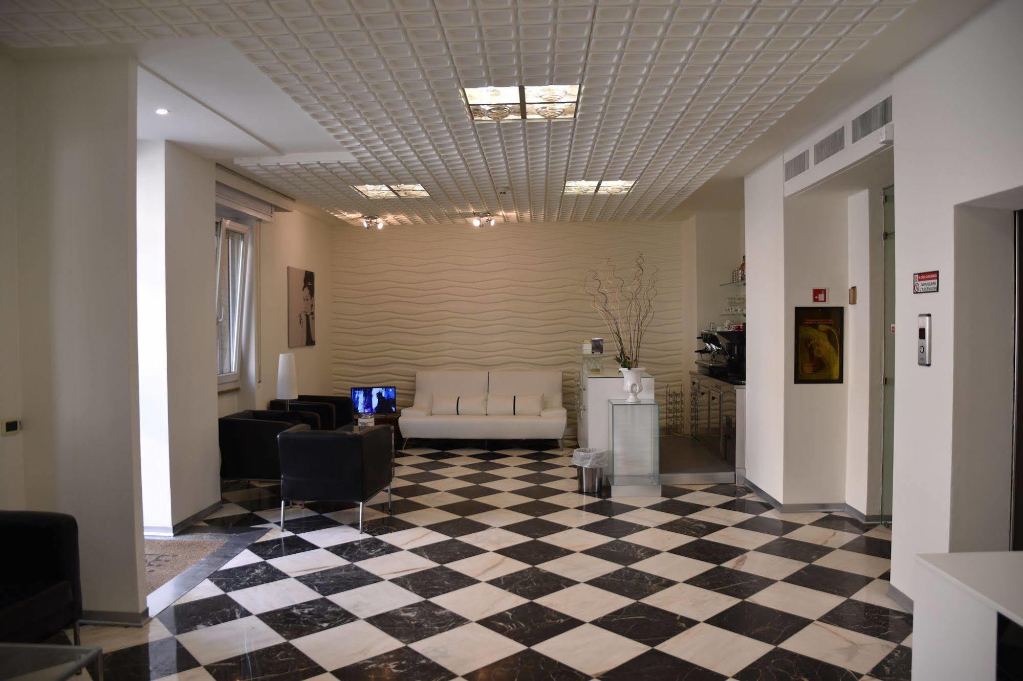Hotel Fiesta Casalpusterlengo Bagian luar foto